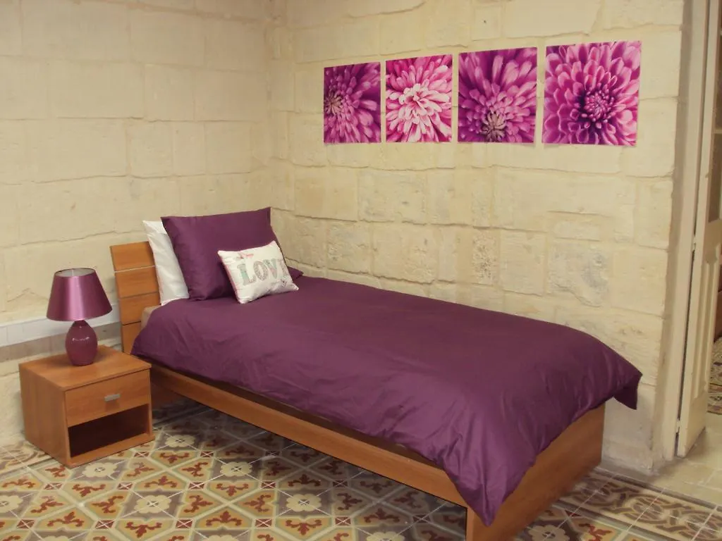 House Valletta contacts